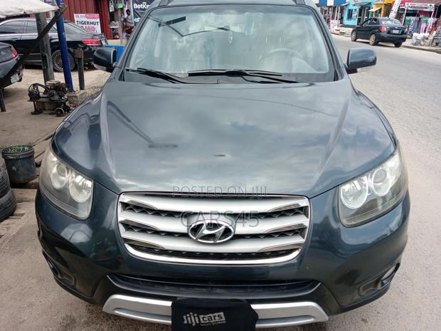 Hyundai Santa Fe 2012 Gray