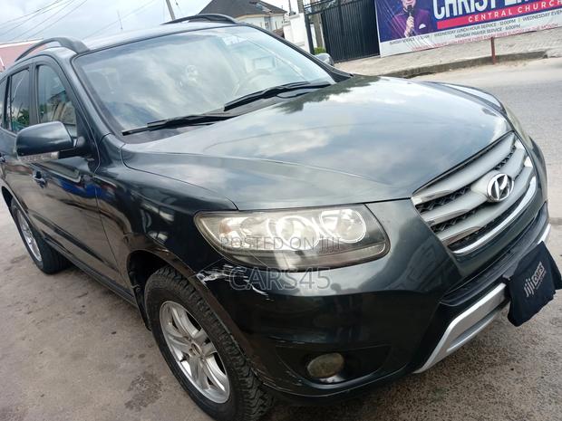 Hyundai Santa Fe 2012 Gray