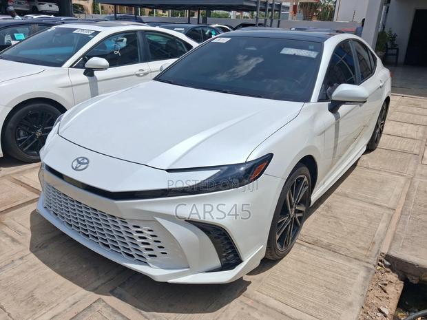 Toyota Camry 2025 White
