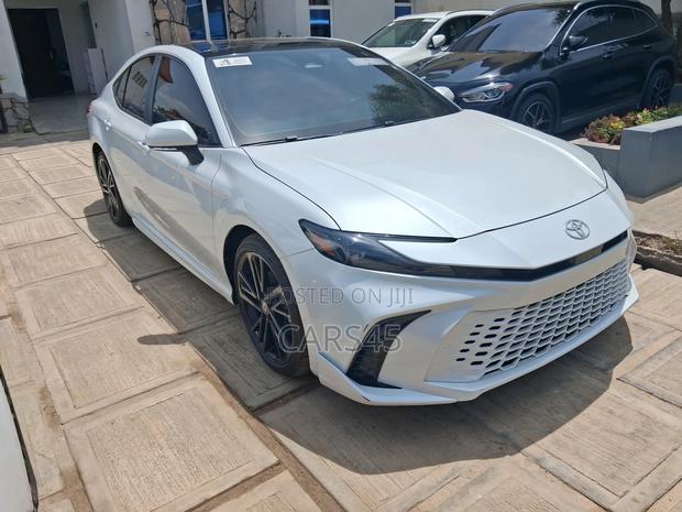 Toyota Camry 2025 White