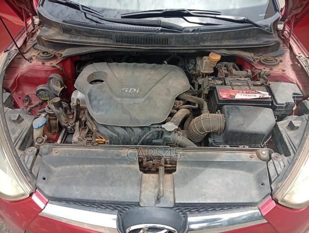 Hyundai Veloster 2012 Red