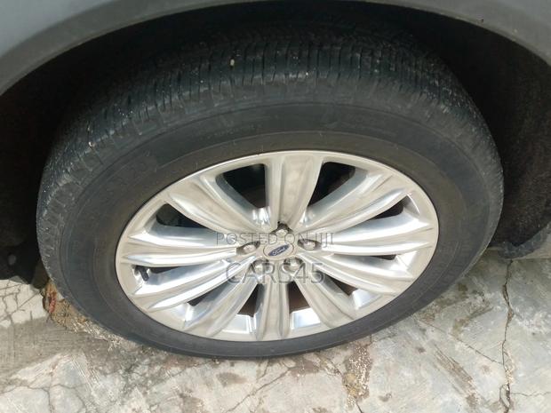 Ford Explorer 2021 White
