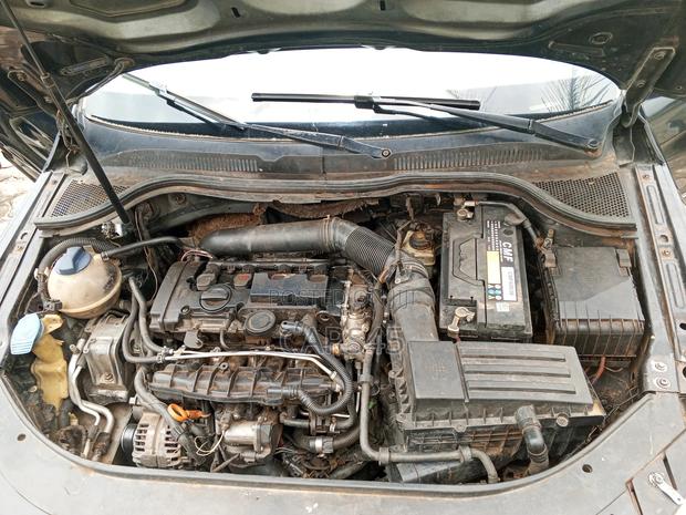 Volkswagen Passat 2010 Black