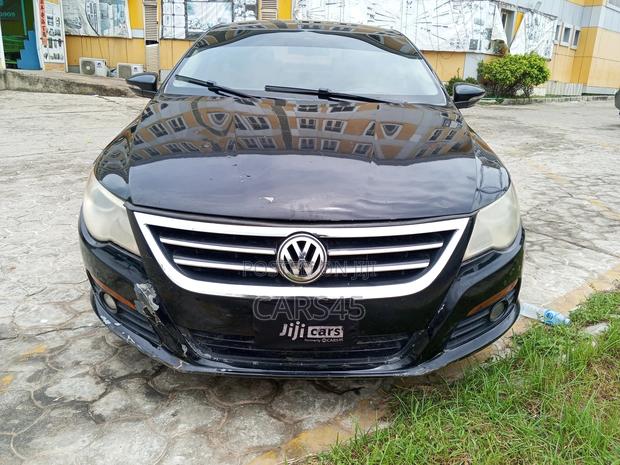 Volkswagen Passat 2010 Black