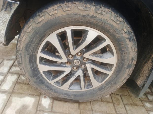 Nissan Frontier 2005 Black