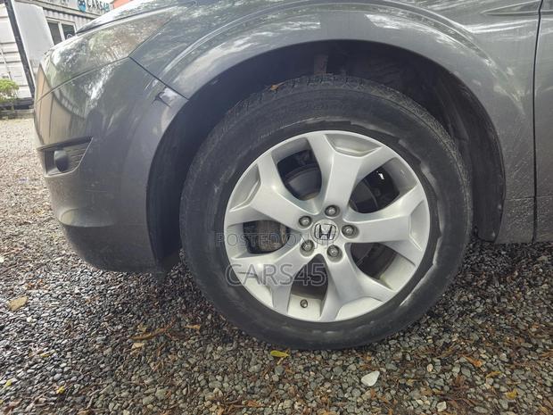 Honda Crosstour 2010 Gray