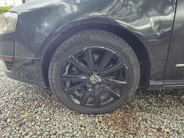 Volkswagen Passat 2010 Black