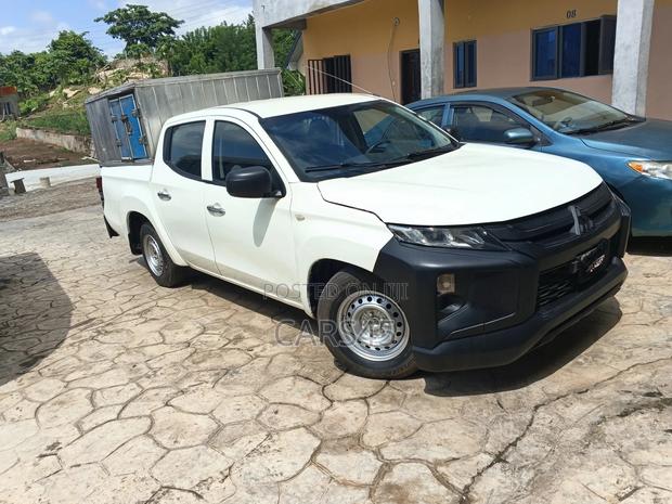 Mitsubishi L200 2019 White