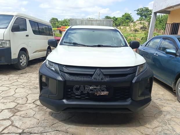 Mitsubishi L200 2019 White