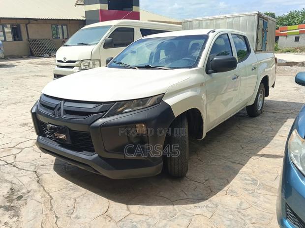 Mitsubishi L200 2019 White