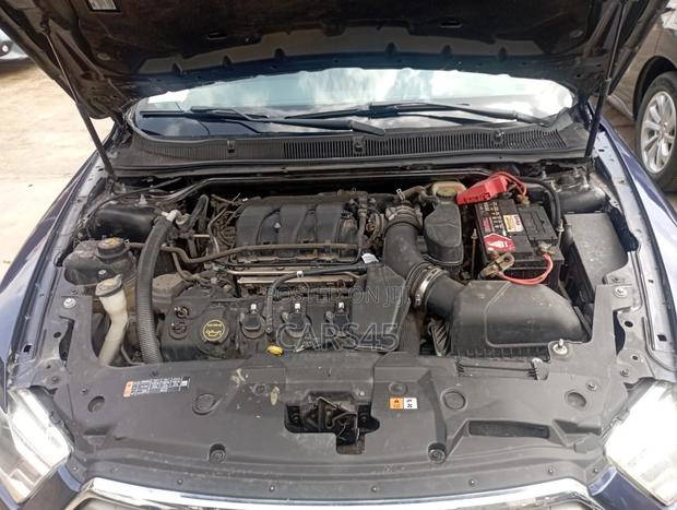 Ford Taurus 2016 Blue