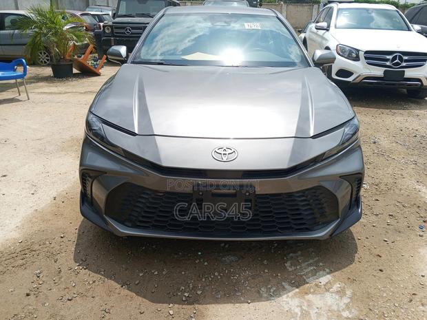 Toyota Camry 2025 Gray