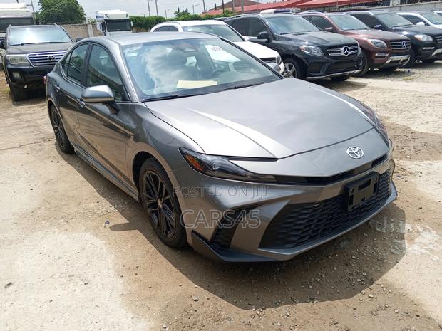 Toyota Camry 2025 Gray