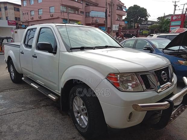 Nissan Frontier 2018 White