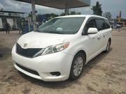 Toyota Sienna 2014 White for sale