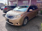 Toyota Sienna XLE 8-Passenger 4dr Minivan (3.5L 6cyl 6A) 2014 Gold for sale