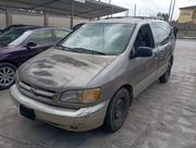 Toyota Sienna 1999 Gold for sale