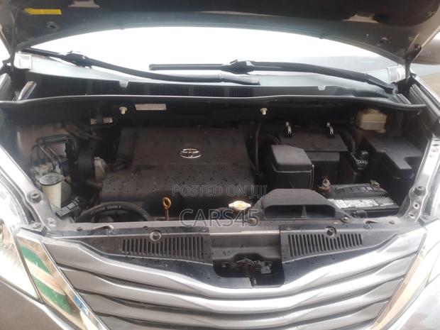 Toyota Sienna 2014 Gray