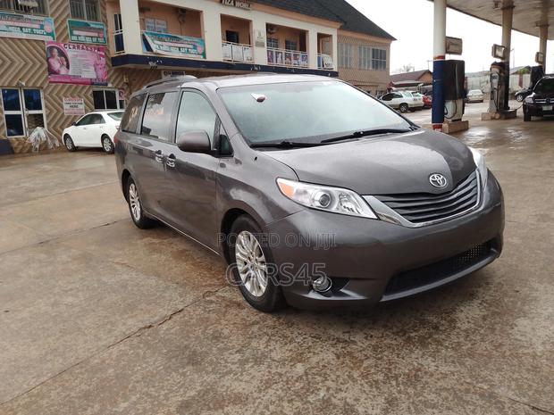 Toyota Sienna 2014 Gray