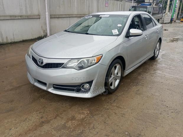 Toyota Camry 2014 Silver