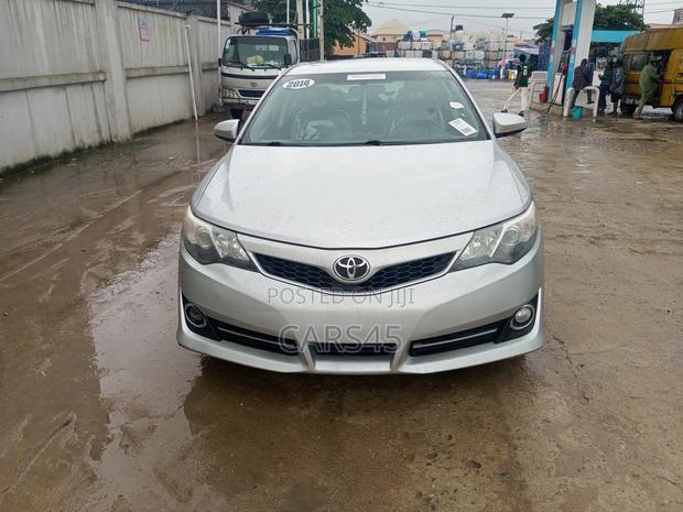 Toyota Camry 2014 Silver
