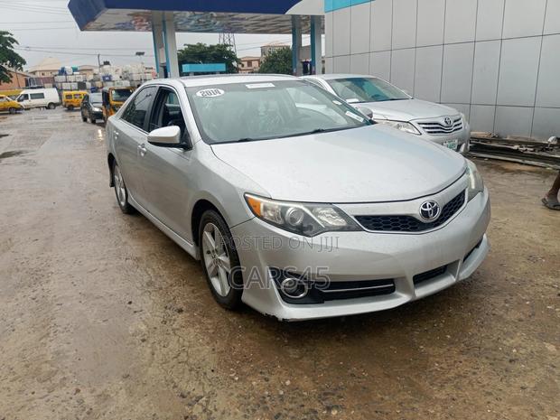 Toyota Camry 2014 Silver