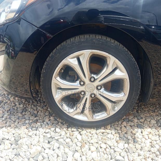 Hyundai Elantra SE 4dr Sedan (1.8L 4cyl 6M) 2014 Black