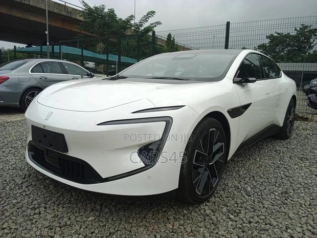 Avatr 12 2025 White
