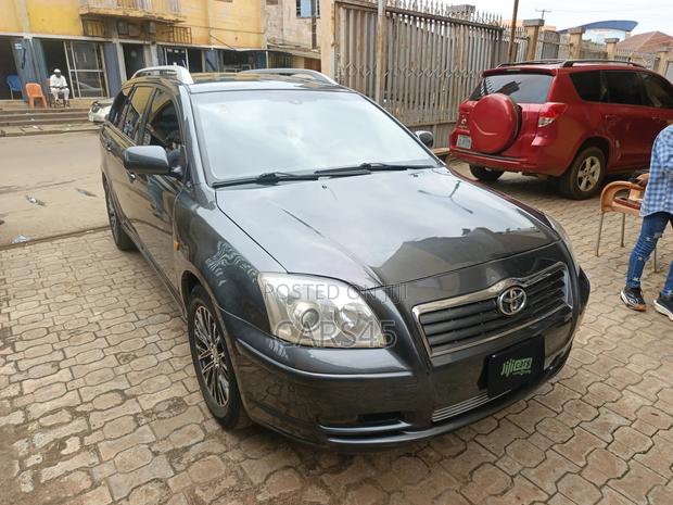 Toyota Avensis 2003 Gray
