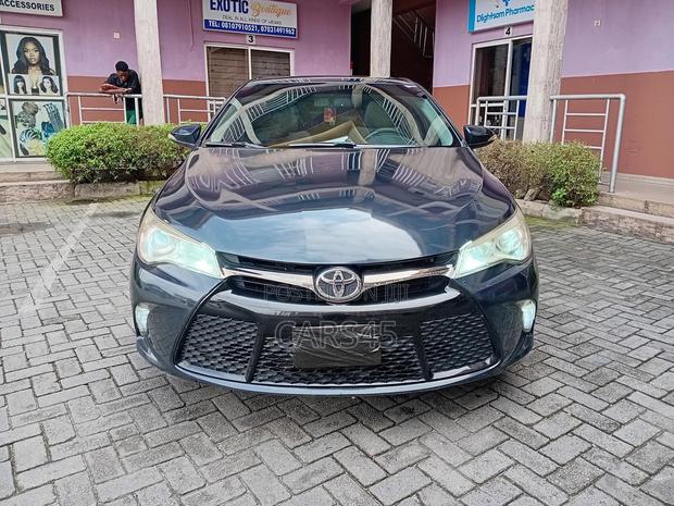 Toyota Camry 2017 Blue