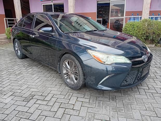 Toyota Camry 2017 Blue