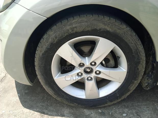 Hyundai Elantra 2012 Beige