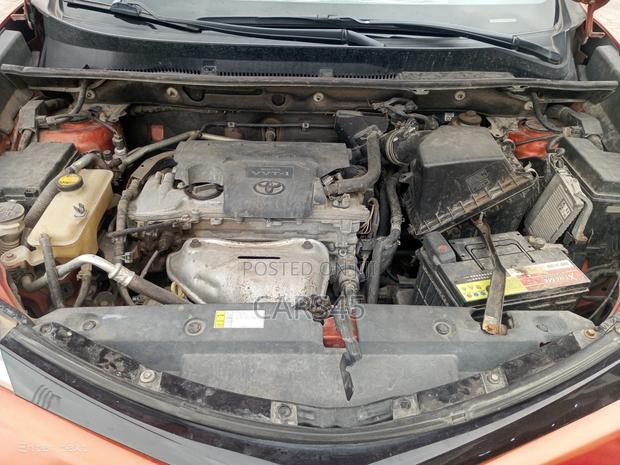 Toyota RAV4 2016 Orange