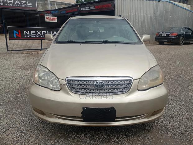 Toyota Corolla 2005 Gold