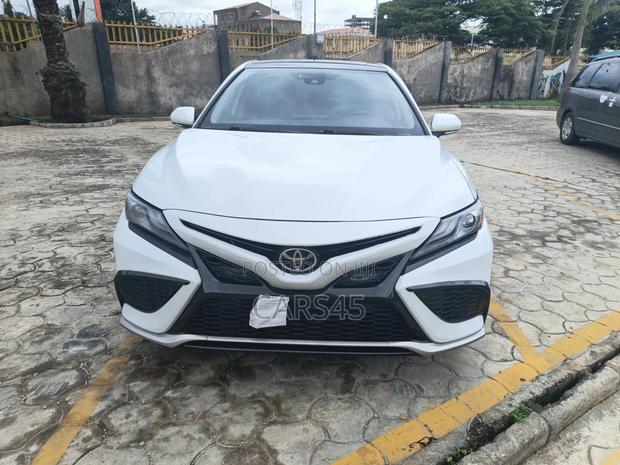 Toyota Camry 2021 White