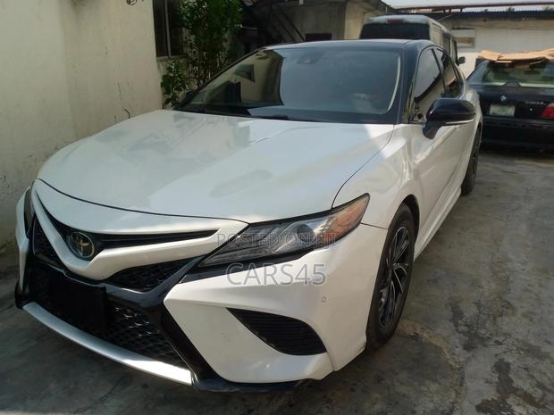 Toyota Camry 2018 White