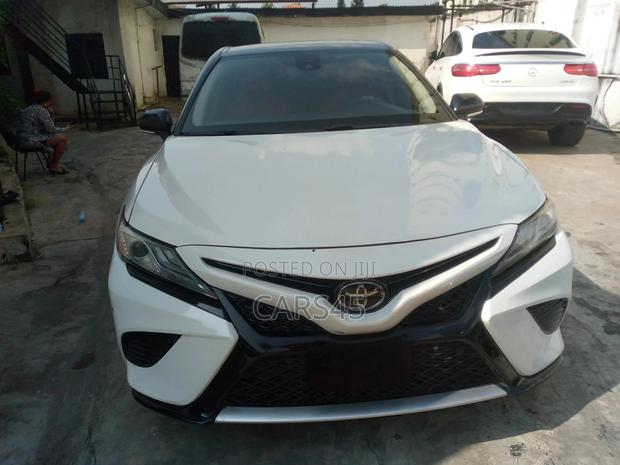 Toyota Camry 2018 White