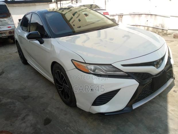 Toyota Camry 2018 White