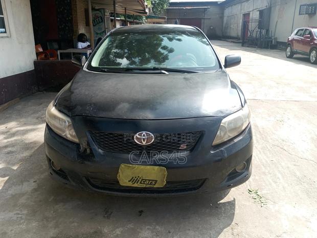 Toyota Corolla 2010 Black