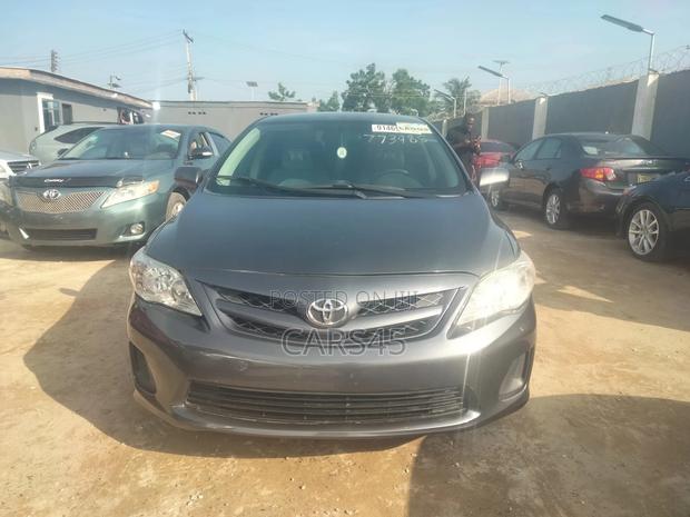 Toyota Corolla 2012 Gray
