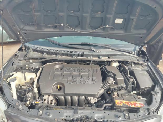 Toyota Corolla 2012 Gray