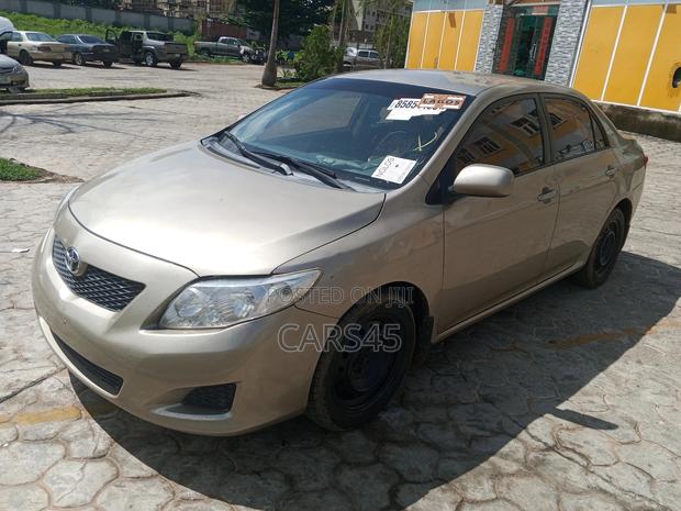 Toyota Corolla 2009 Gold