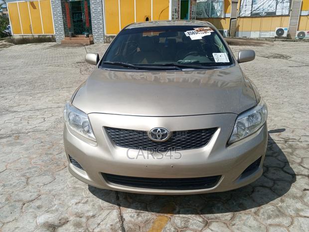 Toyota Corolla 2009 Gold