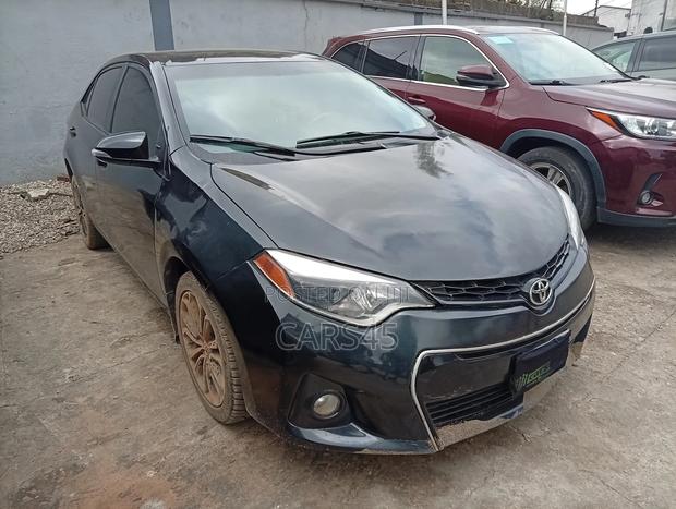 Toyota Corolla 2016 Black