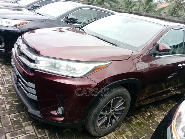 Toyota Highlander XLE 4x2 V6 (3.5L 6cyl 8A) 2018 Red