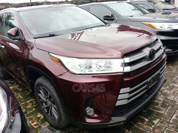 Toyota Highlander XLE 4x2 V6 (3.5L 6cyl 8A) 2018 Red