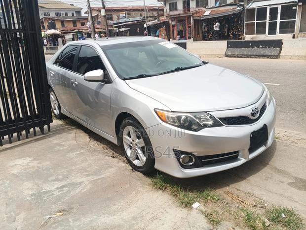 Toyota Camry 2013 Silver