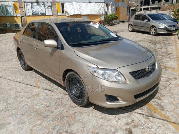 Toyota Corolla 2009 Gold