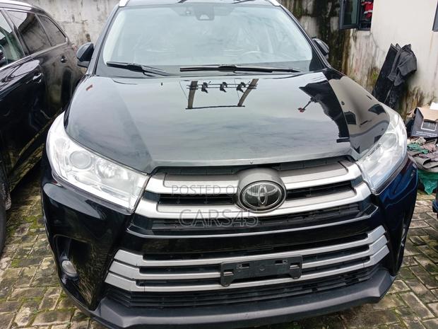 Toyota Highlander XLE 4x4 V6 (3.5L 6cyl 8A) 2018 Black