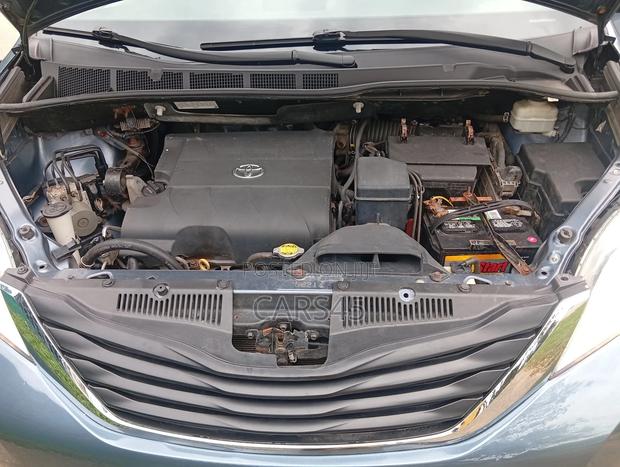 Toyota Sienna 2014 Black